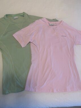 Columbia Light Pink and green Performance Tees both size XS like new